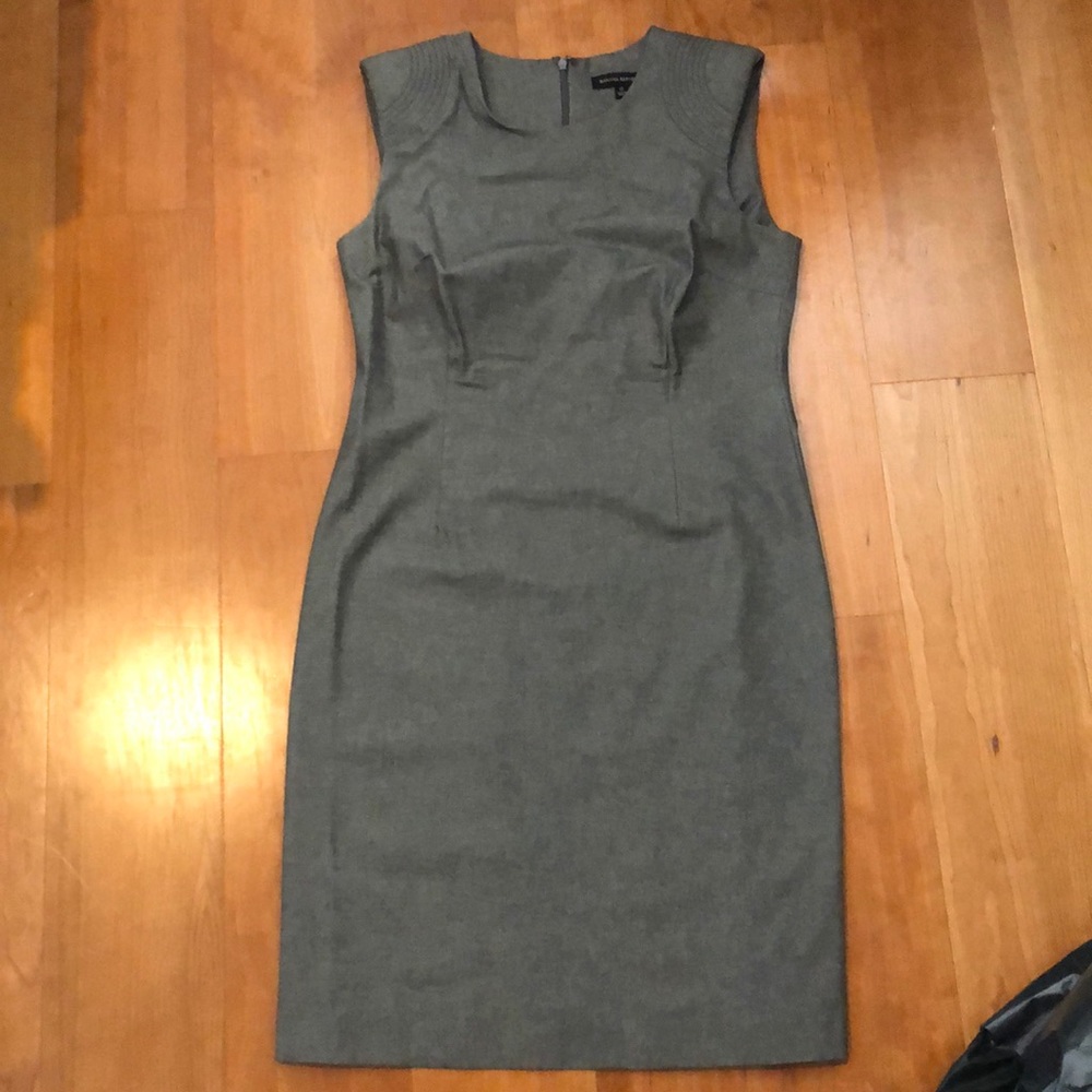 Gray Capped Sleeves Banana Republic Midi Dress
